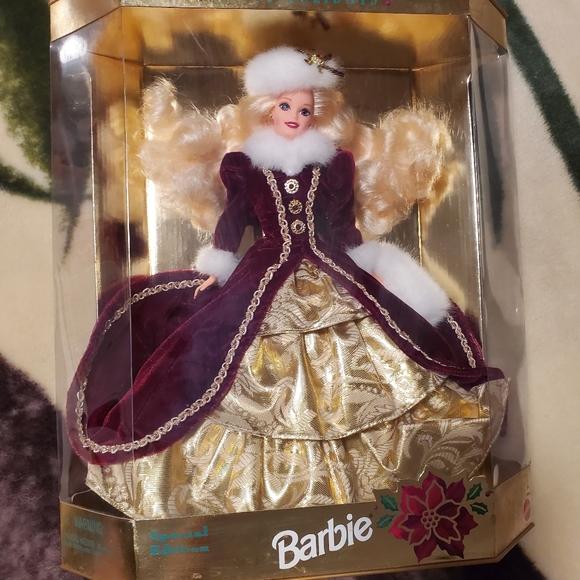 Happy holidays Barbie special editionMattel 15646 LOVE Barbie 1996 vintag NWT